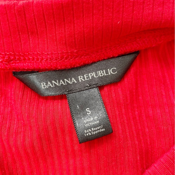 Banana Republic Red Ribbed 3/4 Sleeves Top Size Small - Picture 12 of 15